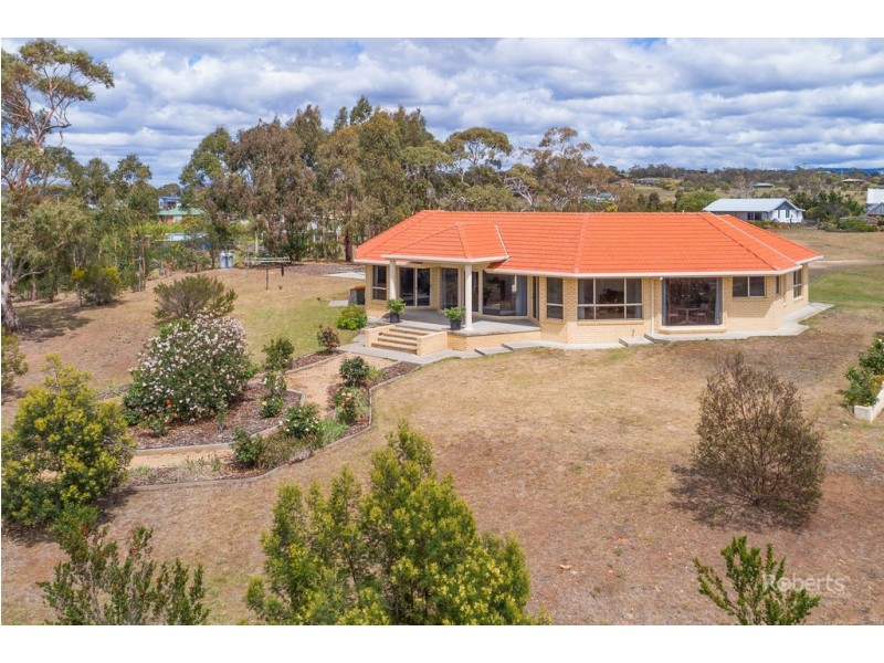 8 Gordon Street, Swansea TAS 7190