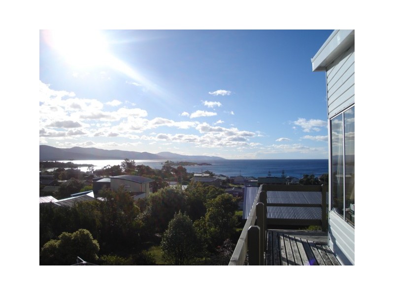 9 Nailer Avenue, Bicheno TAS 7215