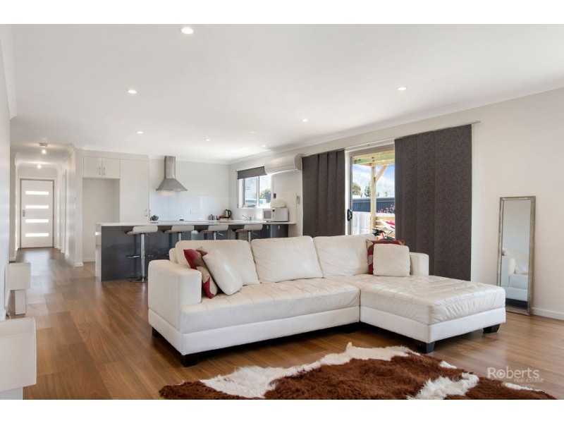 8 Rose Street, Bicheno TAS 7215