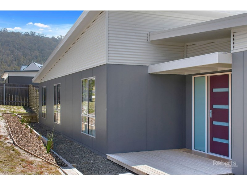8 Rose Street, Bicheno TAS 7215