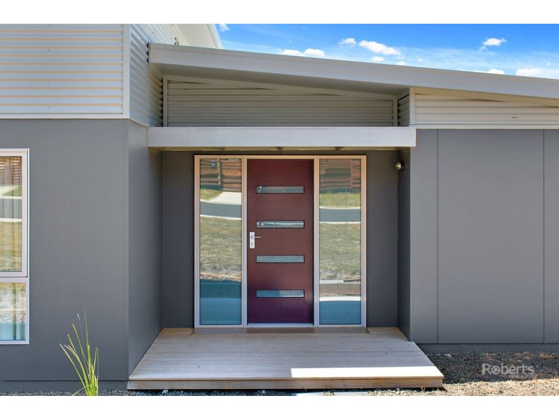 8 Rose Street, Bicheno TAS 7215