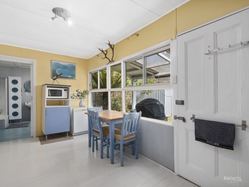 52 Tasman Highway, Bicheno TAS 7215