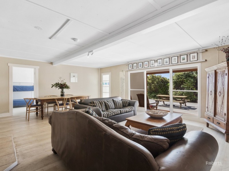 52 Tasman Highway, Bicheno TAS 7215