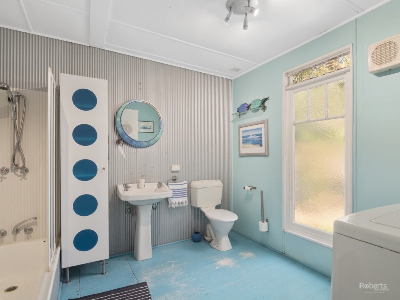 52 Tasman Highway, Bicheno TAS 7215