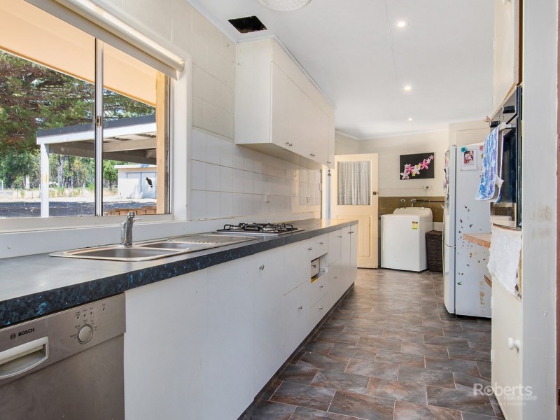 20533 Tasman Highway, Chain Of Lagoons TAS 7215