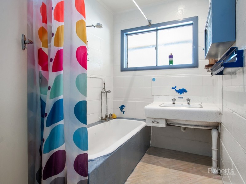 20533 Tasman Highway, Chain Of Lagoons TAS 7215