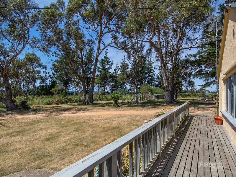 20533 Tasman Highway, Chain Of Lagoons TAS 7215