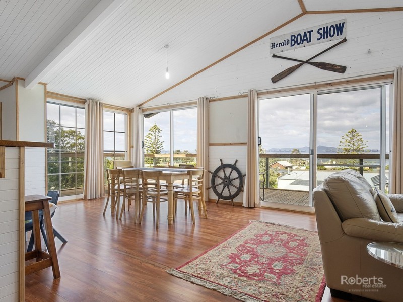 2A Rectory Street, Swansea TAS 7190