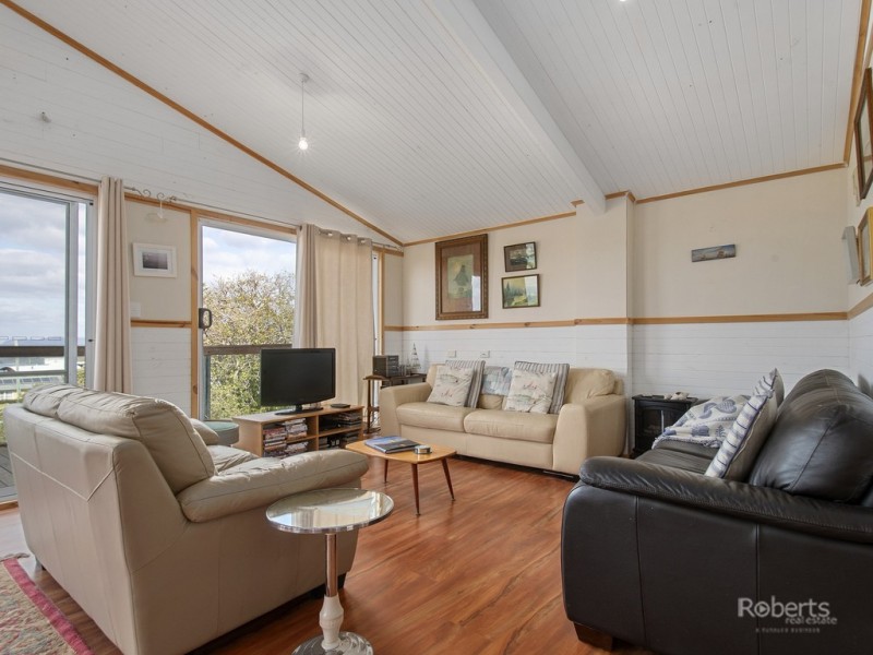 2A Rectory Street, Swansea TAS 7190