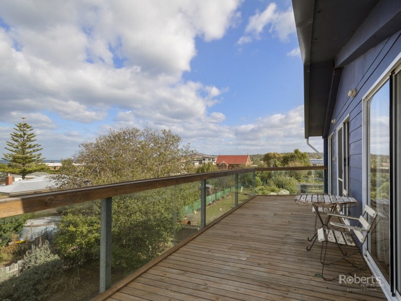 2A Rectory Street, Swansea TAS 7190