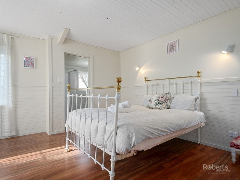 2A Rectory Street, Swansea TAS 7190