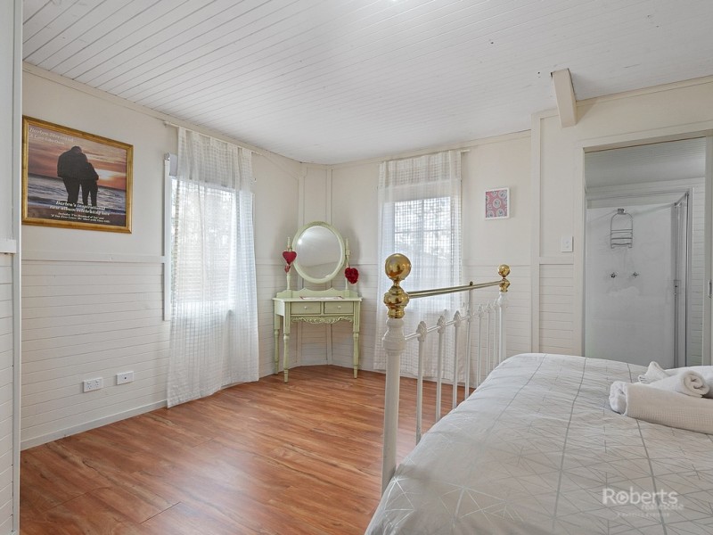 2A Rectory Street, Swansea TAS 7190