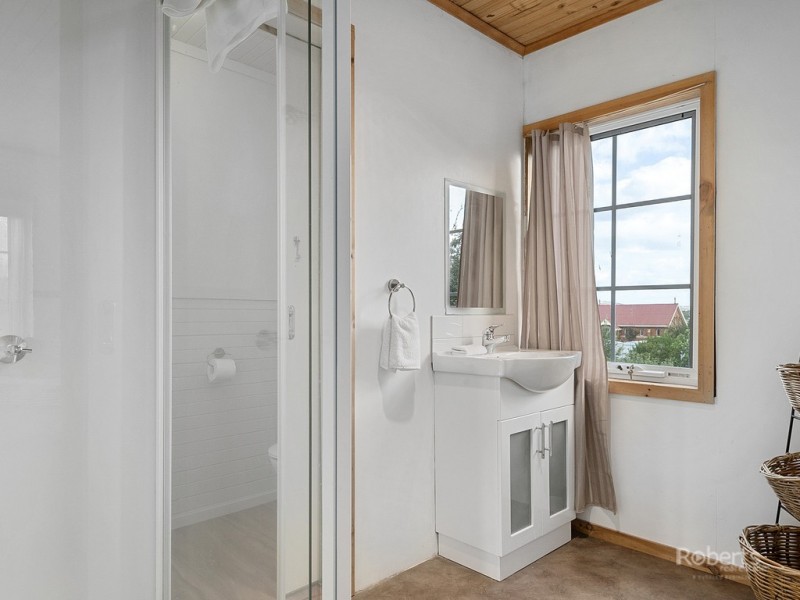 2A Rectory Street, Swansea TAS 7190