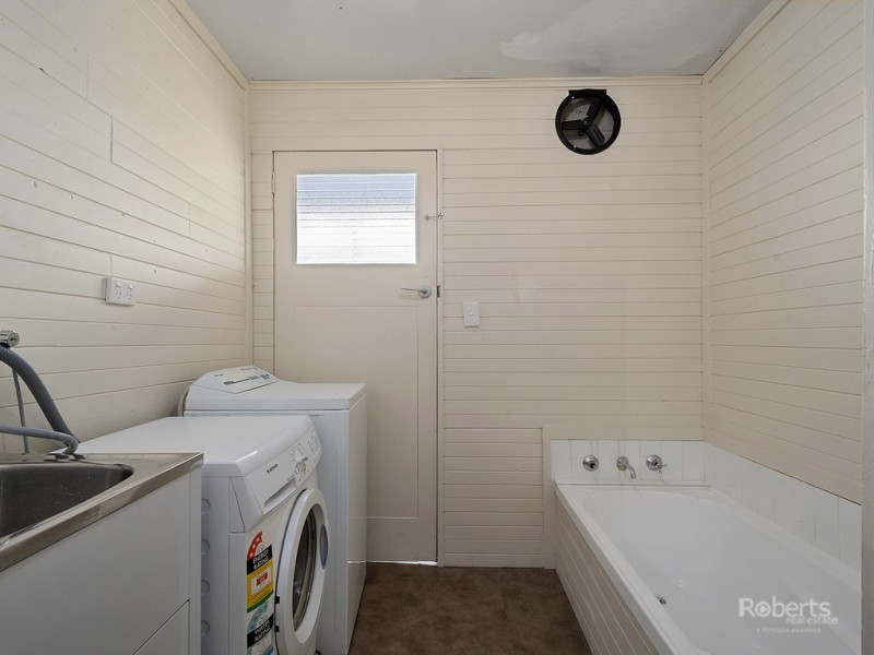 2A Rectory Street, Swansea TAS 7190
