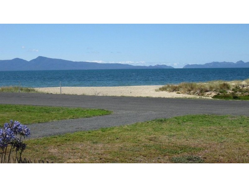 18 Esplanade, Swansea TAS 7190