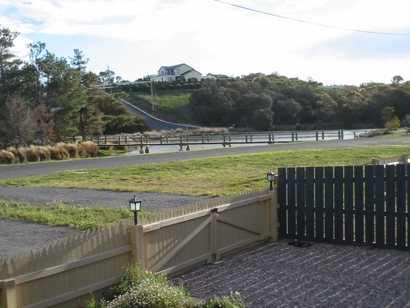18 Esplanade, Swansea TAS 7190