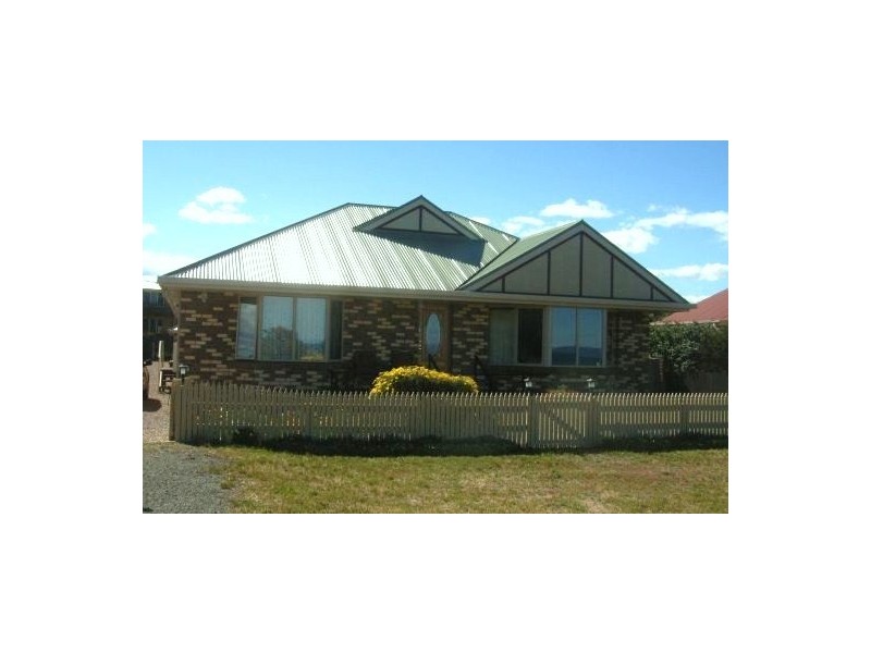 18 Esplanade, Swansea TAS 7190