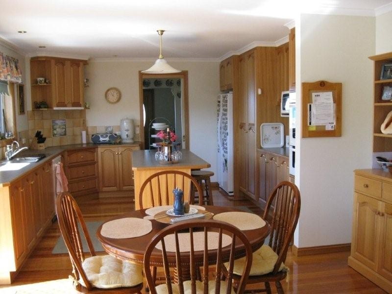 18 Esplanade, Swansea TAS 7190