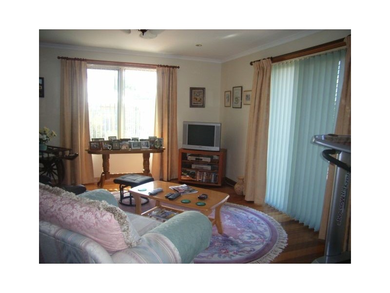 18 Esplanade, Swansea TAS 7190