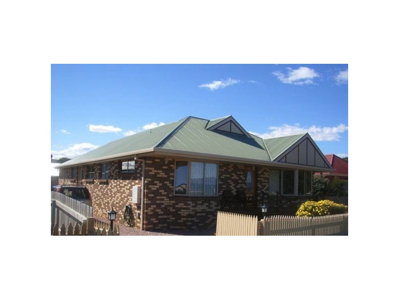 18 Esplanade, Swansea TAS 7190