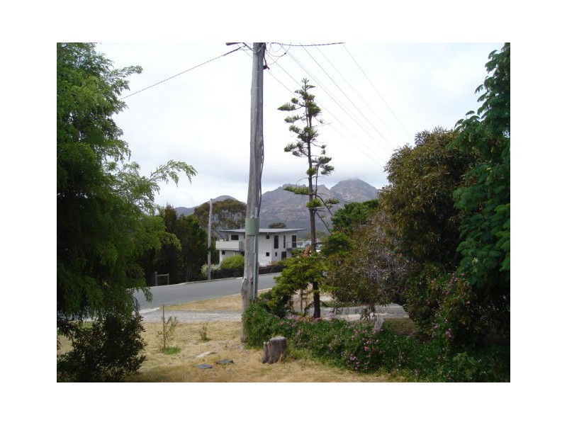 18 Jetty Road, Coles Bay TAS 7215