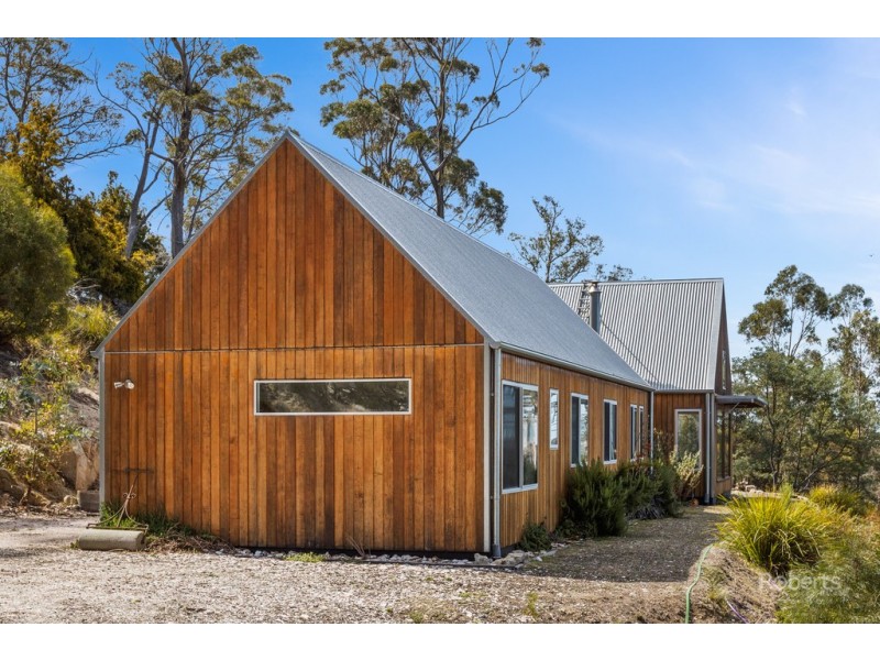 20 Courland Bay Road, Bicheno TAS 7215