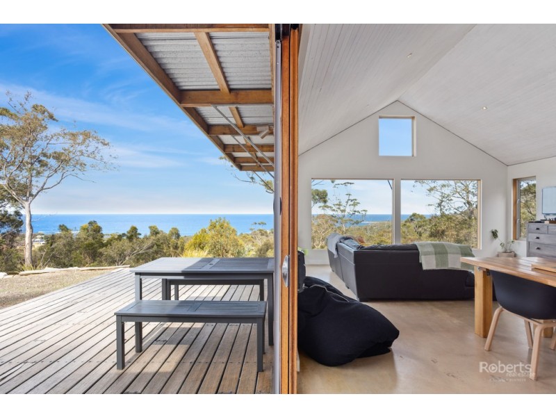 20 Courland Bay Road, Bicheno TAS 7215
