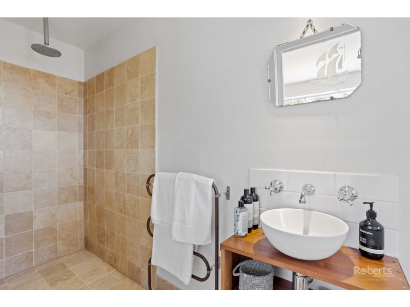 20 Courland Bay Road, Bicheno TAS 7215