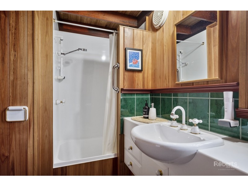 31 Hazards View Drive, Coles Bay TAS 7215