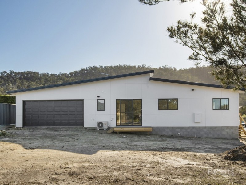 2 Wallace Avenue, Bicheno TAS 7215
