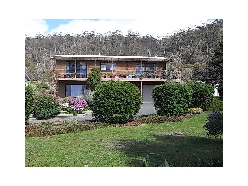 120 Tasman Highway, Bicheno TAS 7215
