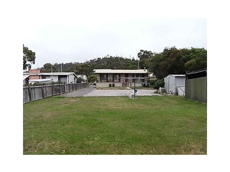 13 Makepeace Ave, Bicheno TAS 7215