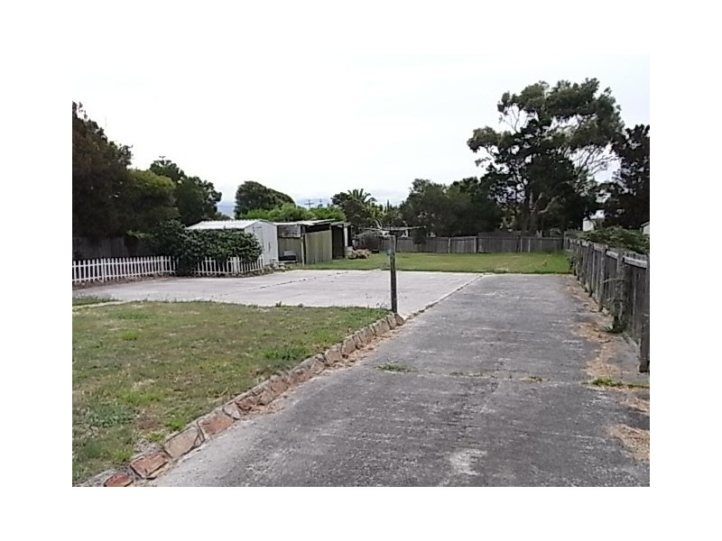 13 Makepeace Ave, Bicheno TAS 7215