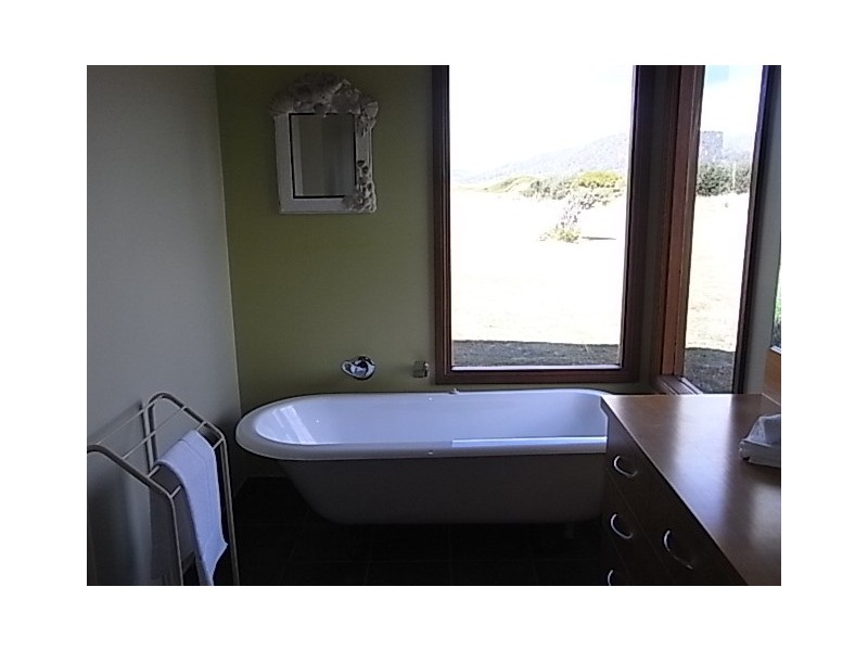 18482 Tasman Highway, Bicheno TAS 7215