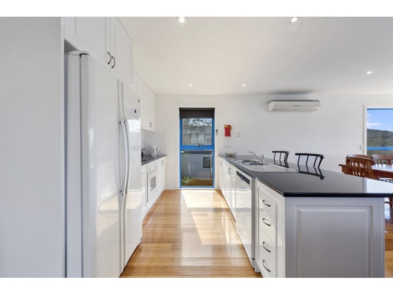 25 Bradley Drive, Coles Bay TAS 7215
