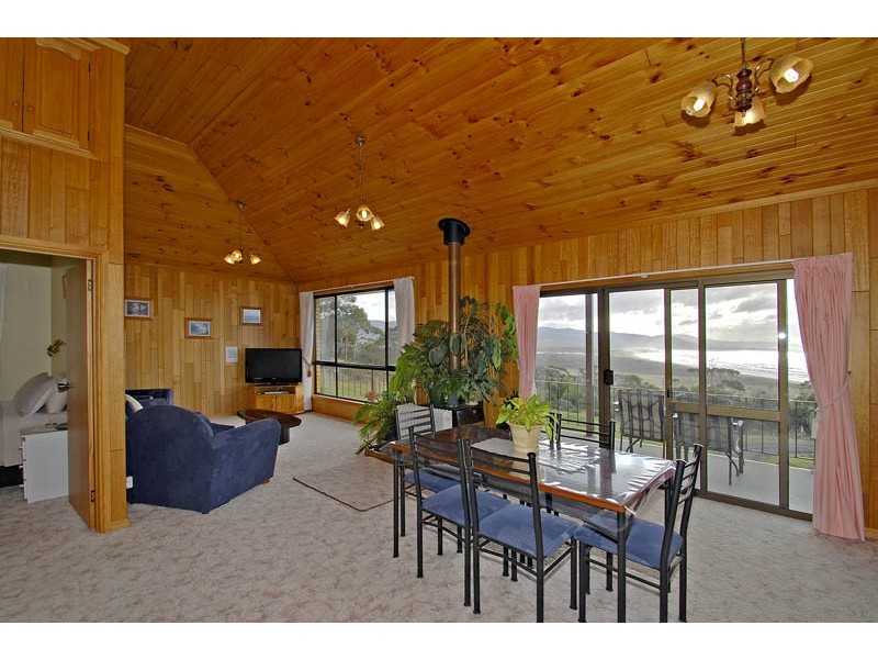 18067 Tasman Highway, Bicheno TAS 7215
