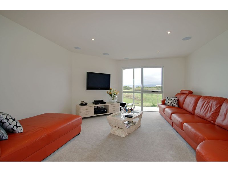 Dolphin Sands TAS 7190