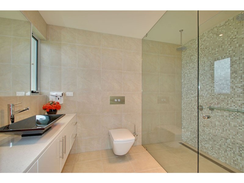 Dolphin Sands TAS 7190