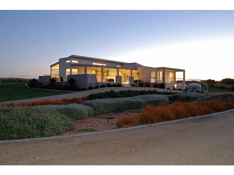 Dolphin Sands TAS 7190