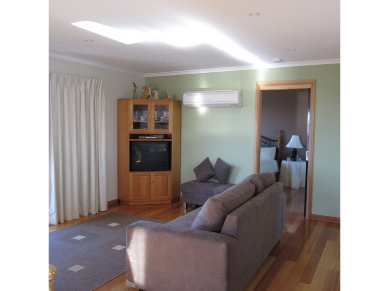 U2 7 Meredith Court, Swansea TAS 7190