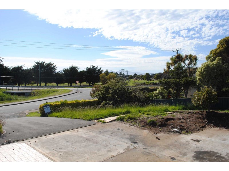 6 River Street, Swansea TAS 7190