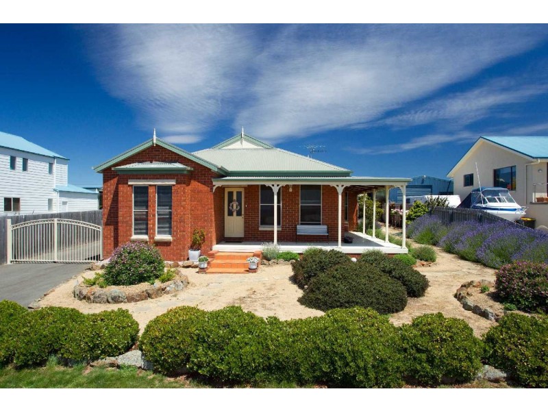 4 Freycinet Court, Swansea TAS 7190