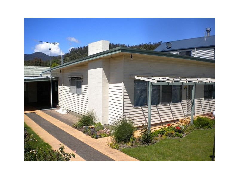 2 Esplanade, Orford TAS 7190