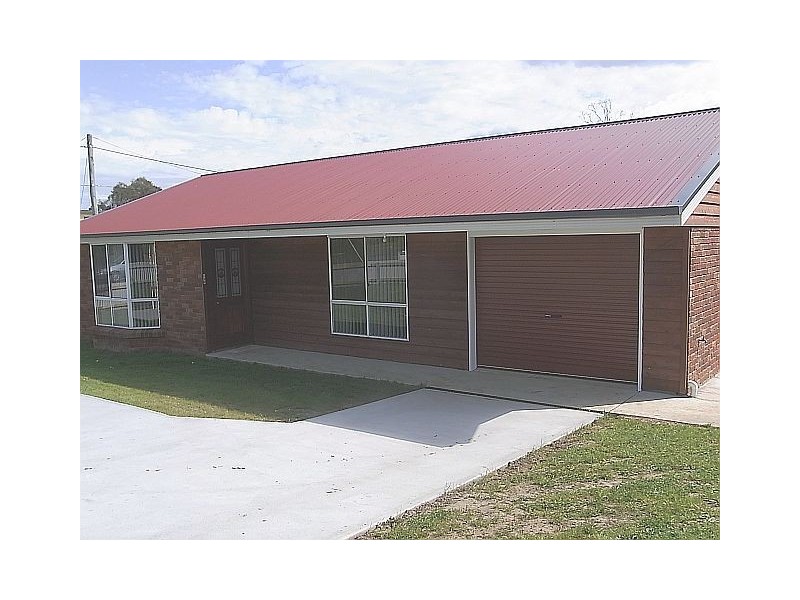 28B  Roberts Street, Triabunna TAS 7190