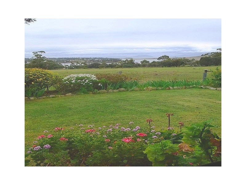 24 Medora Street, Swansea TAS 7190