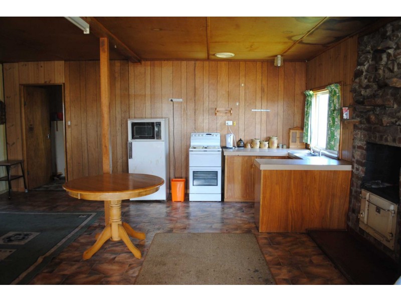 19-21 Wedge St, Swansea TAS 7190