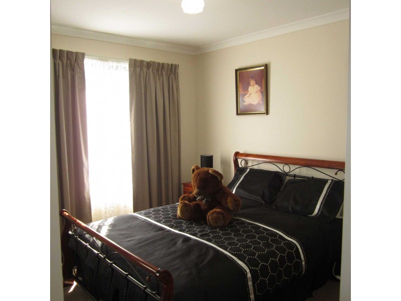 1/2 Shaw St, Swansea TAS 7190