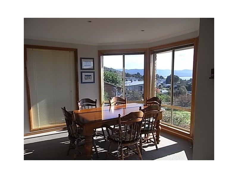 11 Sinclair Street, Bicheno TAS 7215