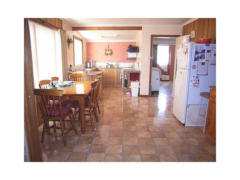 14886 Tasman Highway, Cranbrook TAS 7190