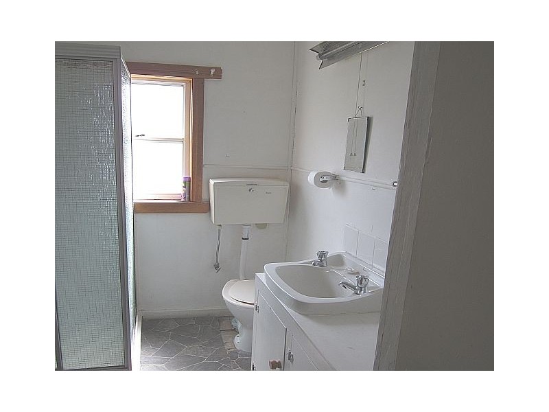 8 Selwyn Street, Triabunna TAS 7190